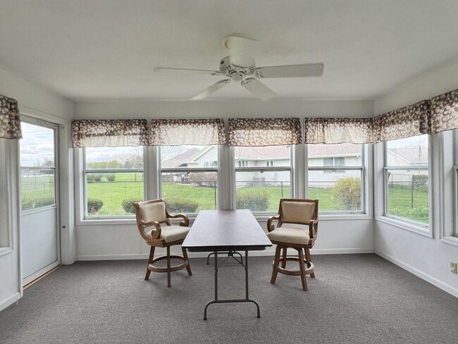 Building Photo - 1602 Meadow Ln