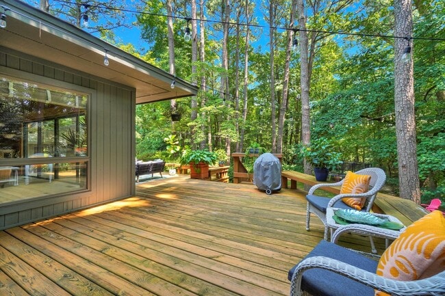 Building Photo - A Custom Home in Linkhorn Cove - 1-Acre Wo...