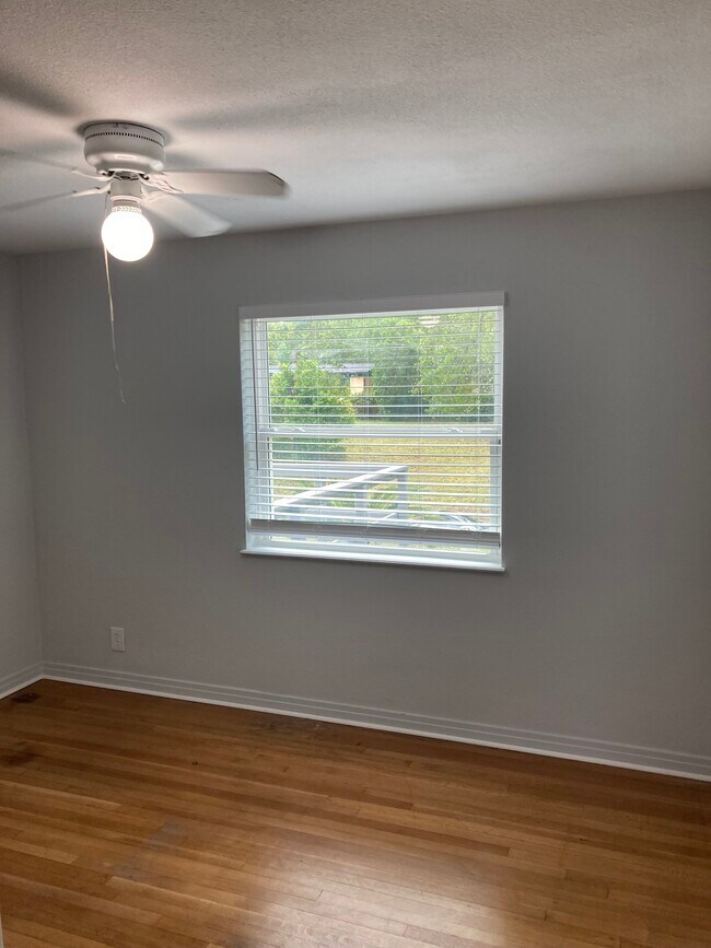 Building Photo - 6923 Gaillardia Rd S