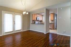 Building Photo - 565 Hunters Glen St