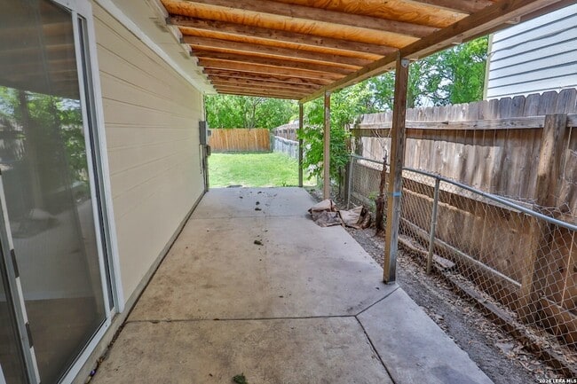 Building Photo - 1815 Big Rock Dr