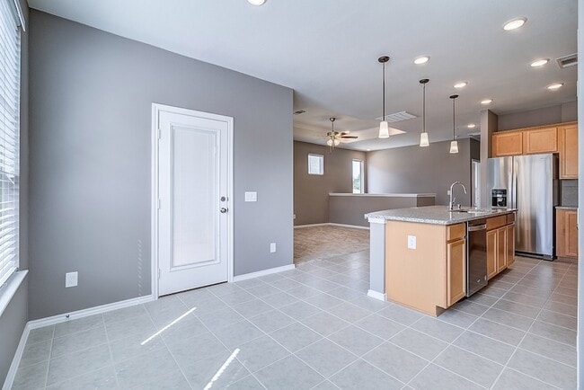 Building Photo - 9312 Bauer Vista Dr