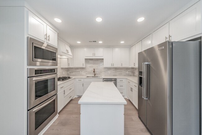 Building Photo - 4605 Ranch View Rd