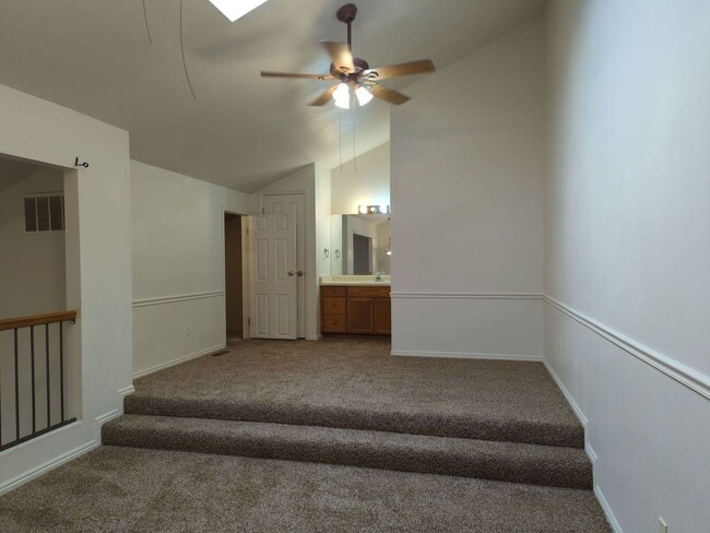 Building Photo - Centrally Located 1 Bedroom + Loft Townhom...