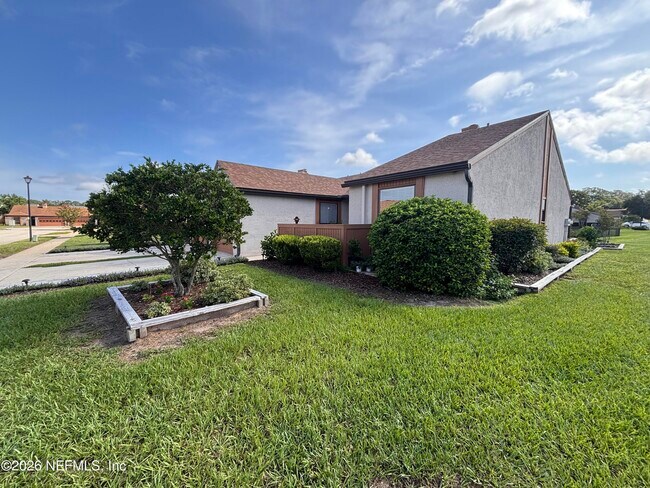 Building Photo - 7827 Fawn Brook Cir E