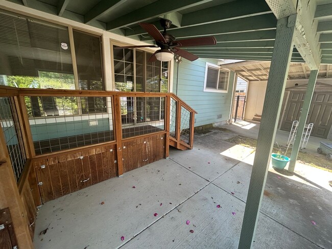 Building Photo - 3 Bed, 2 bath Rambler Home in Skyway, $3,150/mo.