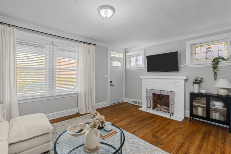 Building Photo - 5342 Itaska St