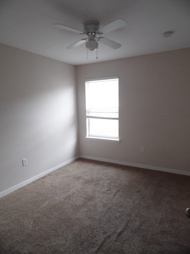 Building Photo - 4005 Pemberly Pines Cir