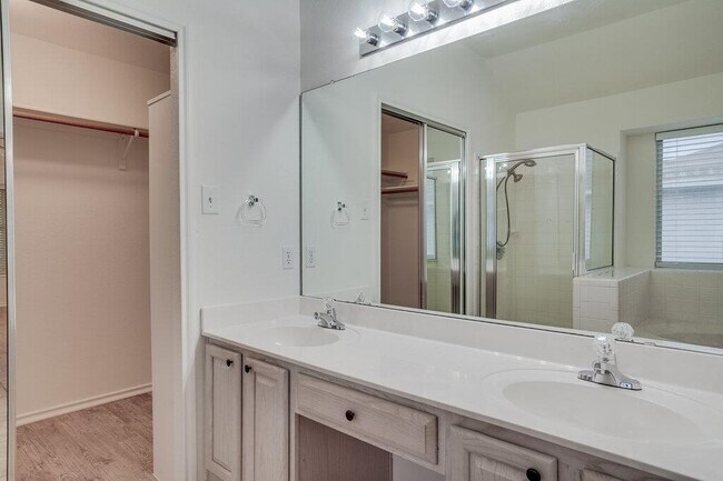 Building Photo - 1102 Black Locust Drive West