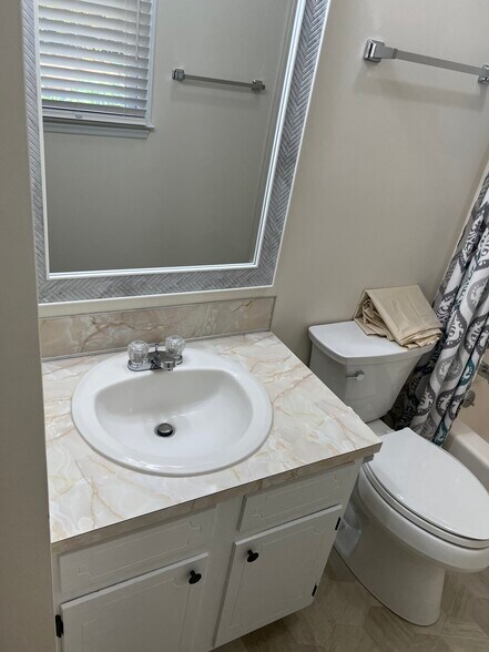 Building Photo - 110 Wellington St