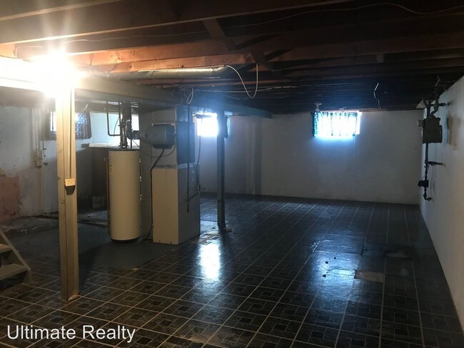 Building Photo - 3 br, 1 bath House - 419 Macdougall Dr.
