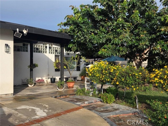 Building Photo - 917 Helmsdale Ave