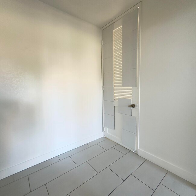 Building Photo - 27131 Shadowcrest Ln