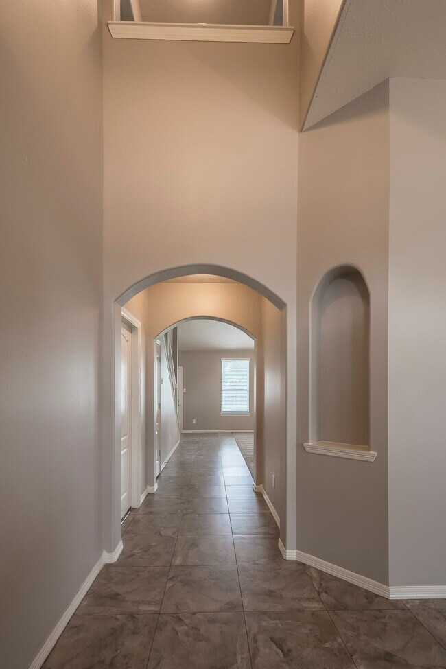 Building Photo - 21902 Silverfield Park Ln