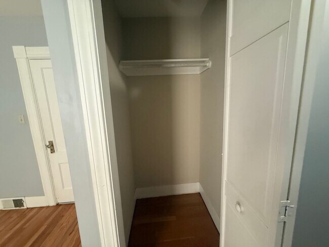 Building Photo - 39 Bremer St