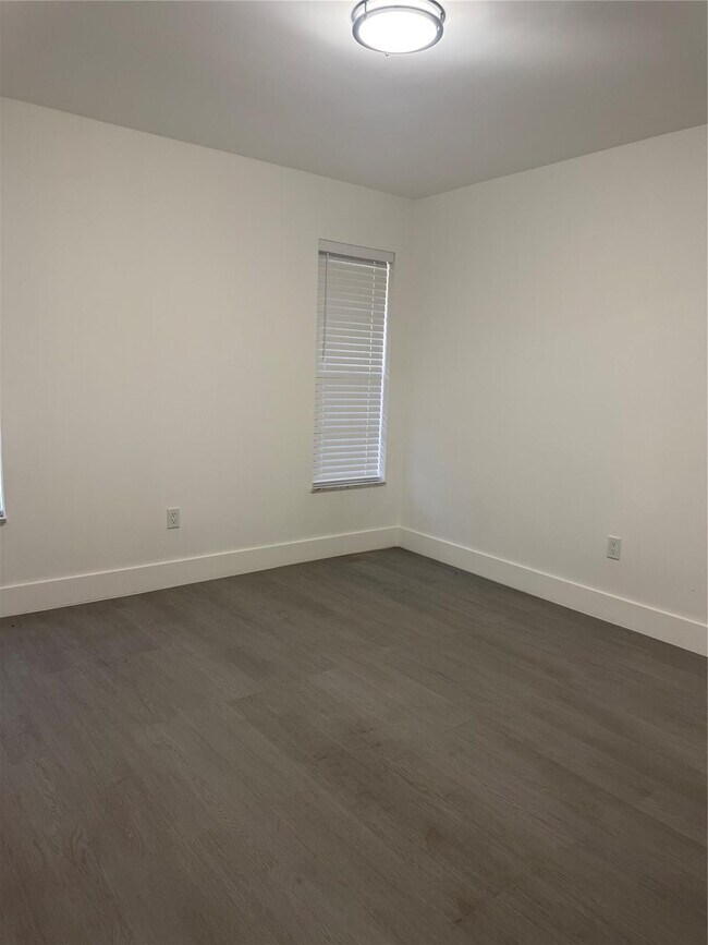 Building Photo - 2800 NW 56th Ave