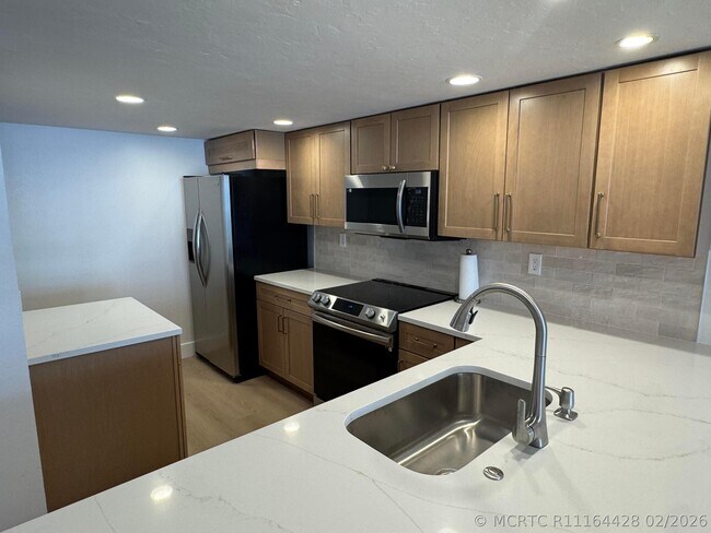 Building Photo - 12 Royal Palm Way