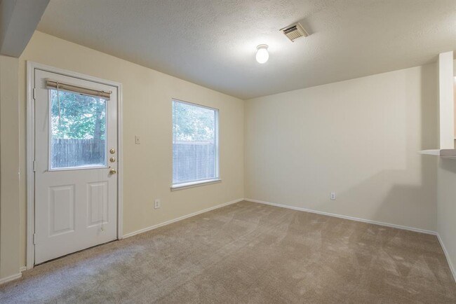 Building Photo - 11711 Sunny Stream Dr