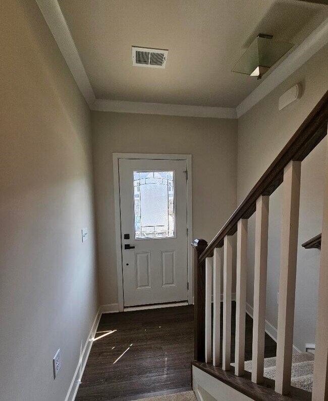 Building Photo - 303 Golan Cir