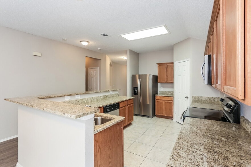 Building Photo - 2528 Tar Heel Dr