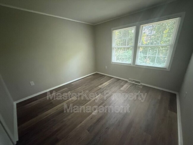 Building Photo - 223 Byrum St