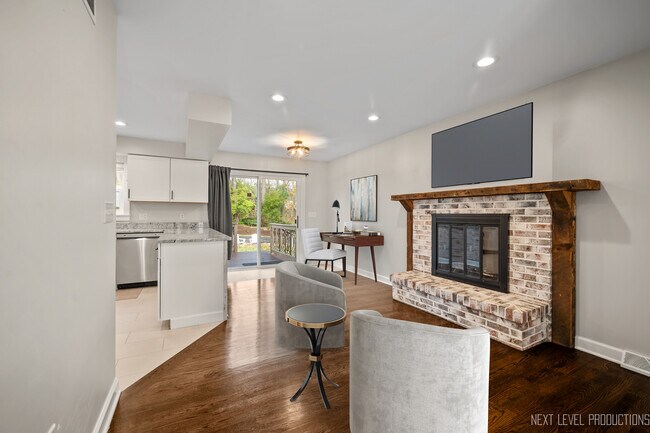 Building Photo - 413 Cheever Ave