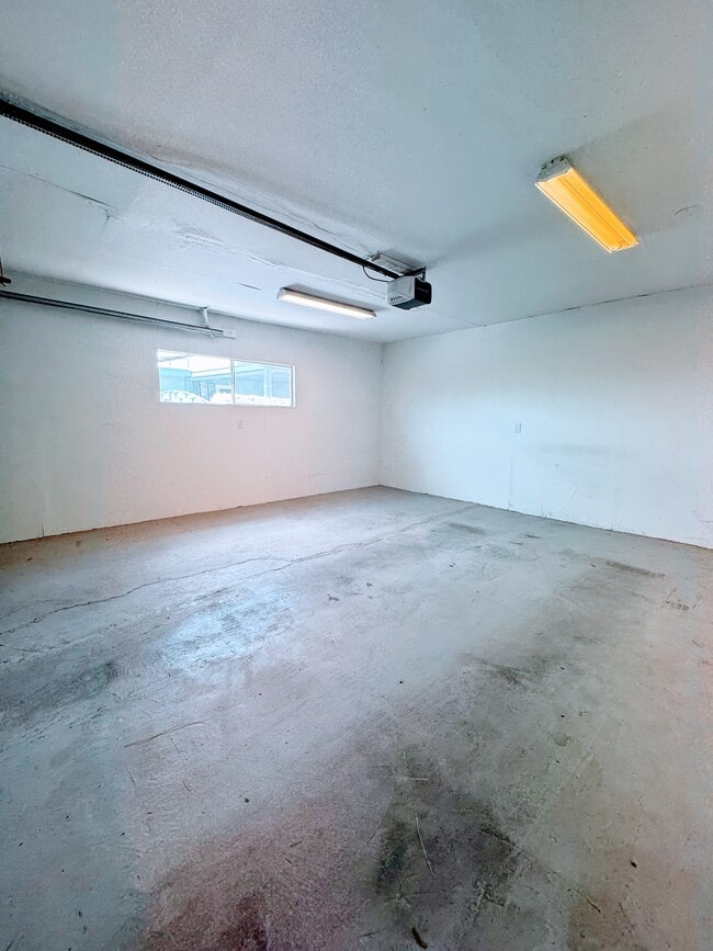 Building Photo - 139 Clairemont Rd