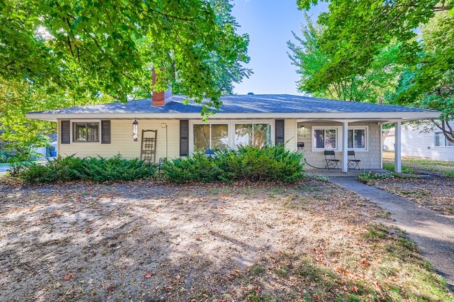 Primary Photo - 7244 Knox Ave S