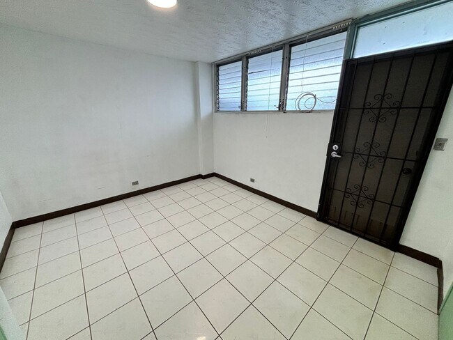 Building Photo - 1103 Kokea St