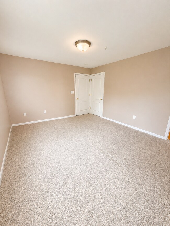 Building Photo - 1411 Bonnett Pl