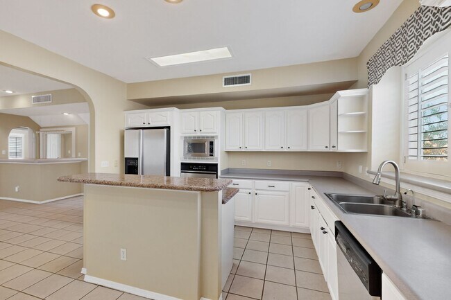 Building Photo - 6017 Ojo De Agua Dr