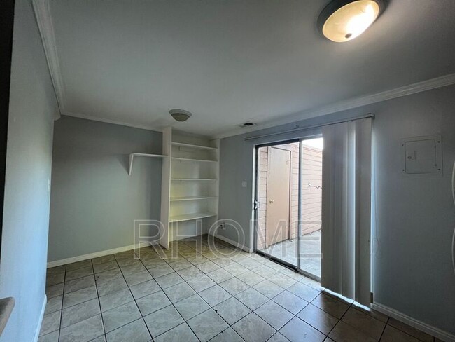 Building Photo - 1420 Lancelot Dr