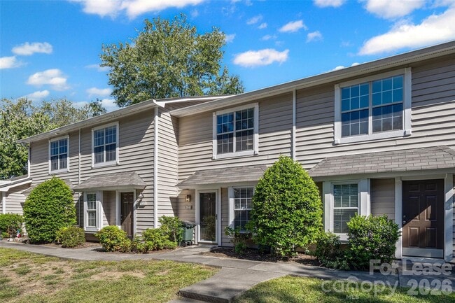 Building Photo - 704 Heritage Pkwy