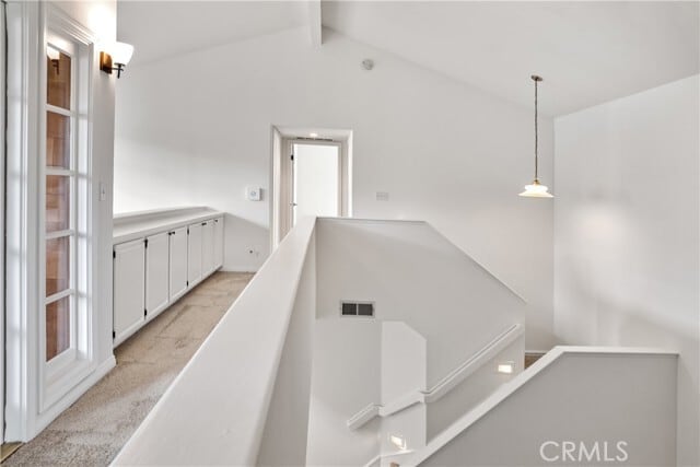 Building Photo - 12 Fairway Dr
