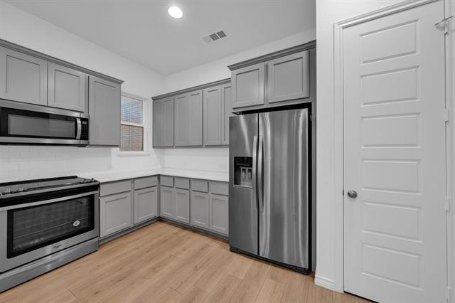 Building Photo - 2825 Stanley Ave