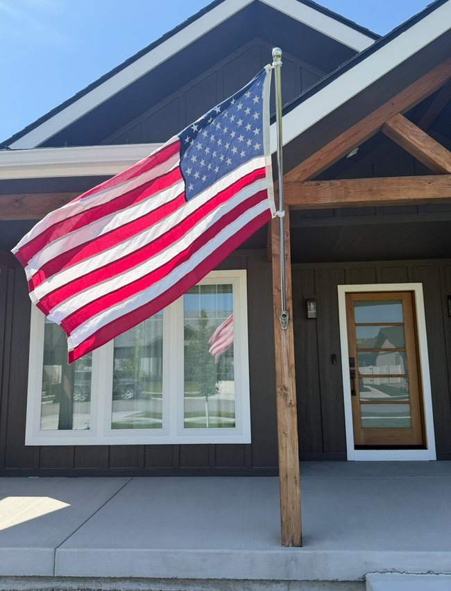 Building Photo - Stunning Kalispell Home in Silverbrook nei...