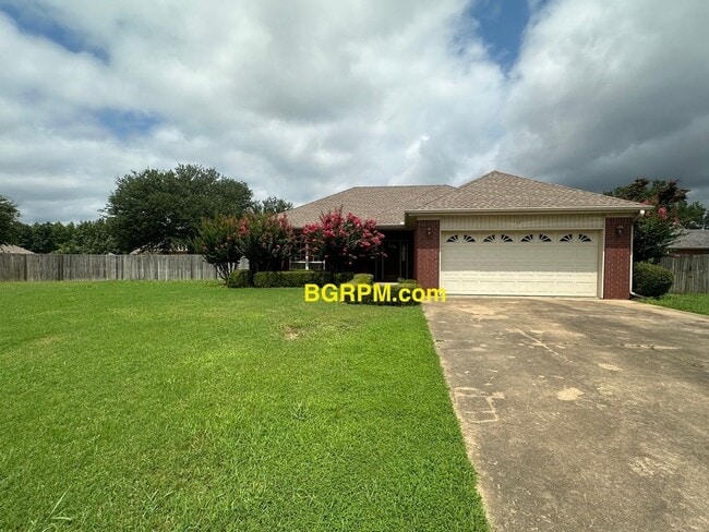 Building Photo - House for rent in Cabot!