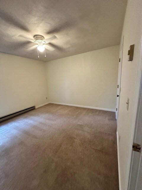 Building Photo - 1442 Sandy Cir