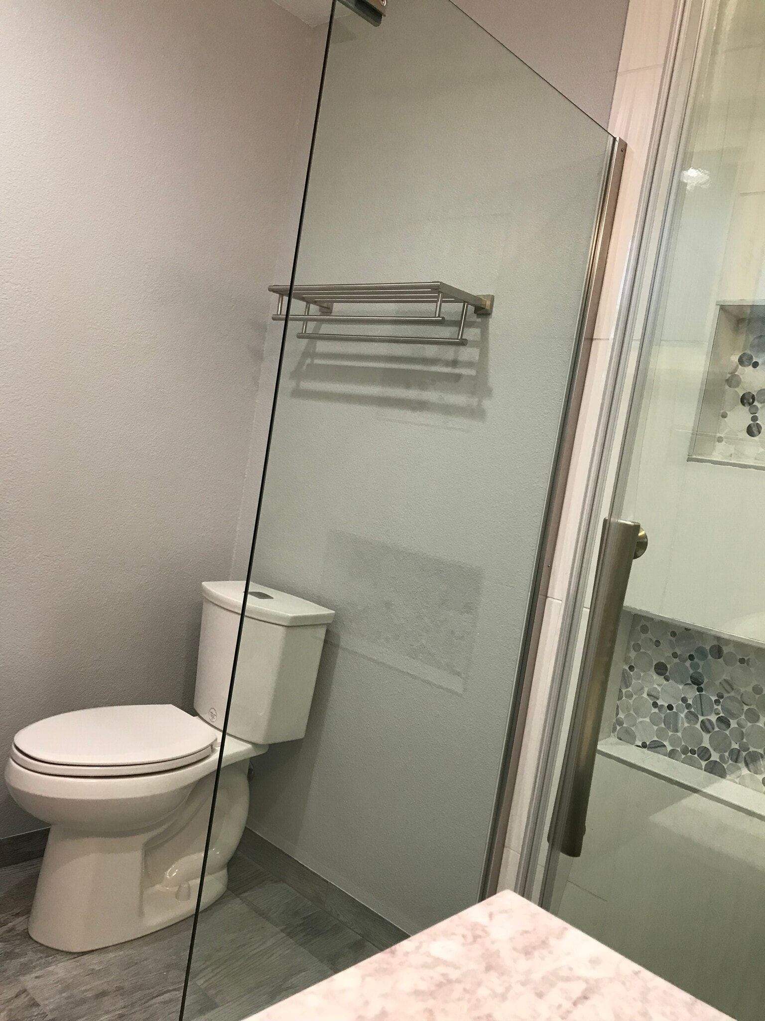 Primary bath in suite - 1180 S Depew St