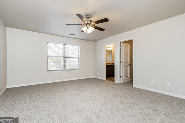 Building Photo - 175 Leland Ln