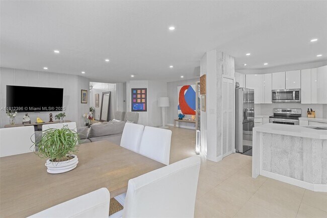 Building Photo - 11255 NW 77th Terrace