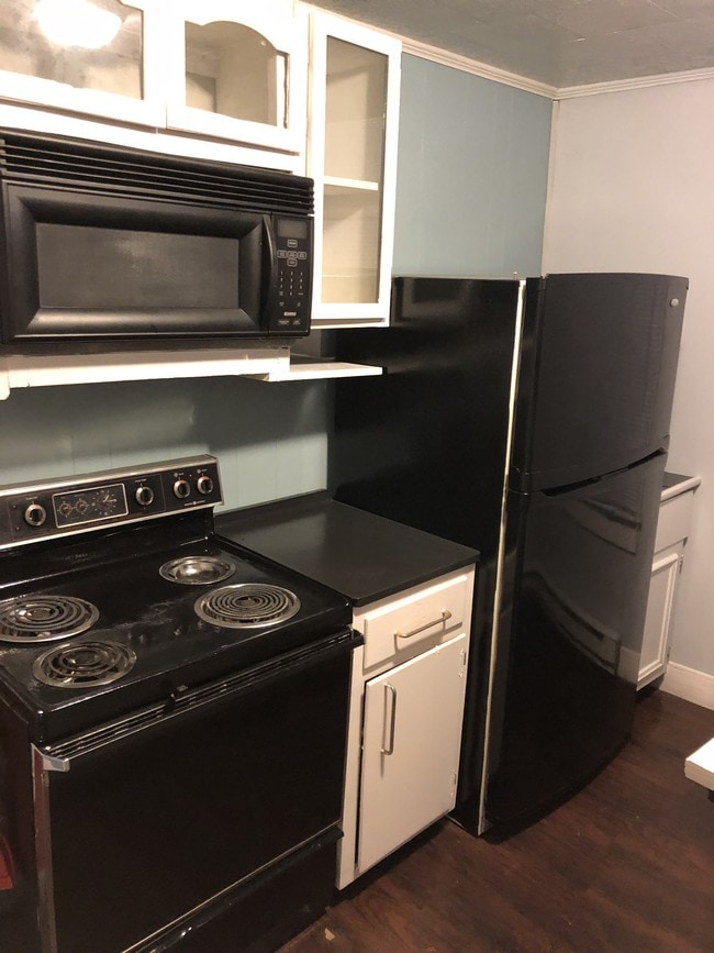 Building Photo - 100 Duke St