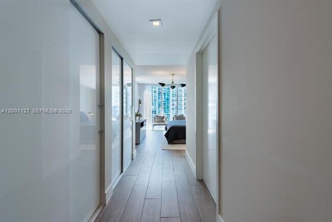 Building Photo - 300 Sunny Isles Blvd
