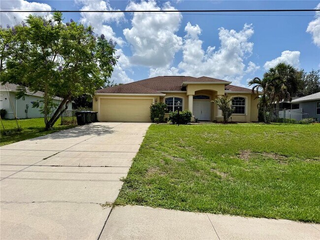 Building Photo - 1204 S San Mateo Dr