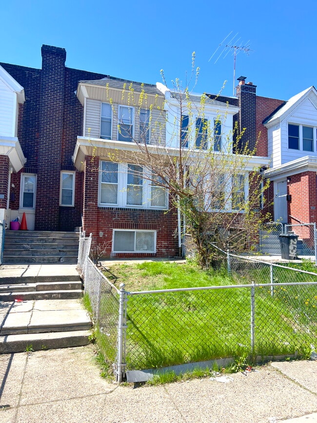 Front of house - yard! - 2636 S 65th St