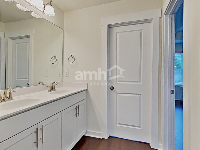Building Photo - 482 Camp dr