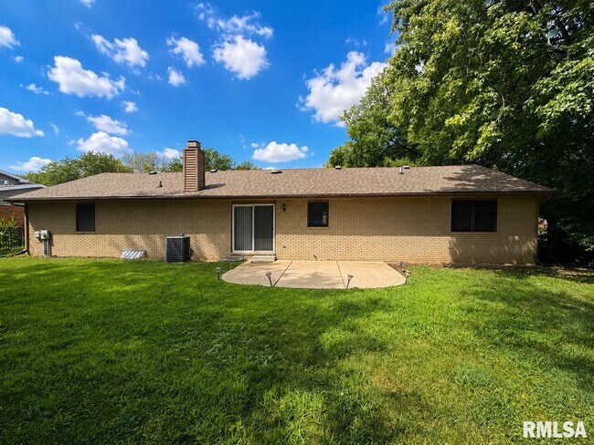 Building Photo - 122 W Morningside Dr