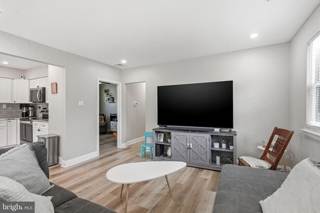 Building Photo - 114 Grandview Ave