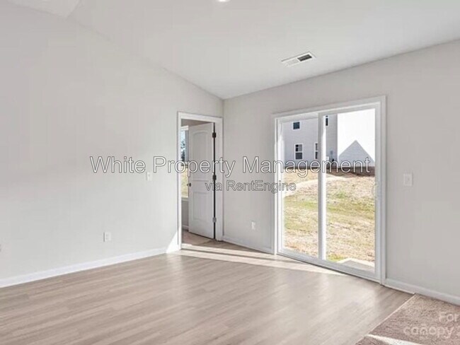 Building Photo - 1637 Nia Rd