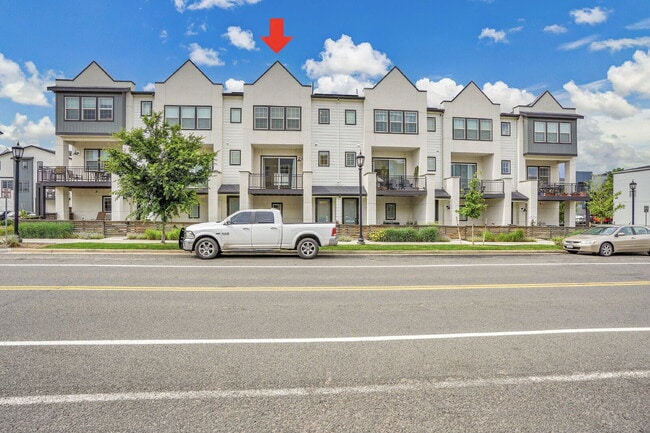 Primary Photo - $2,500 - 2 Bed, 2.5 Bath Townhome in Broom...